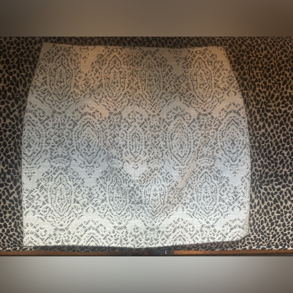 maje NWOT xs/34 Tweed Ruffle Front Mini Skirt - Picture 5 of 8